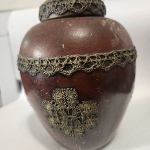 Vintage vase/urn